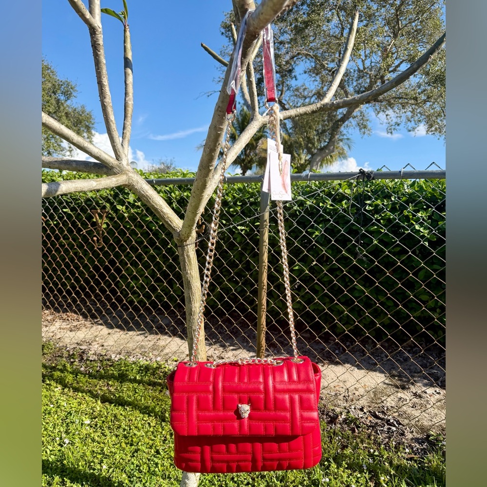 JESSICA SIMPSON Gillian Quilted Shoulder/Crossbody Chain Bag in Crimson Red - Picture 11 of 16